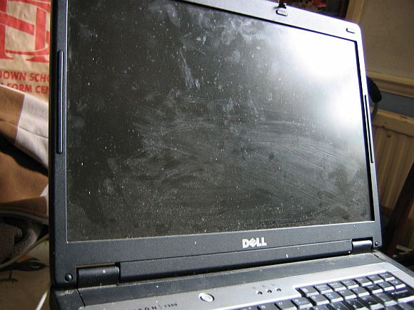 scratches-screen-laptop