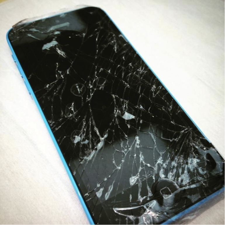 broken-screen-smartphone